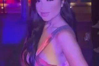 Looking 4 Sum face paint & My Throat & Pussy is ready for some FUN🥳 - Image 1